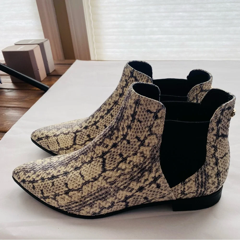 Cole Haan Hara Genuine‎ Leather Snake Skin Print Ankle Stretch Bootie Size 8.5